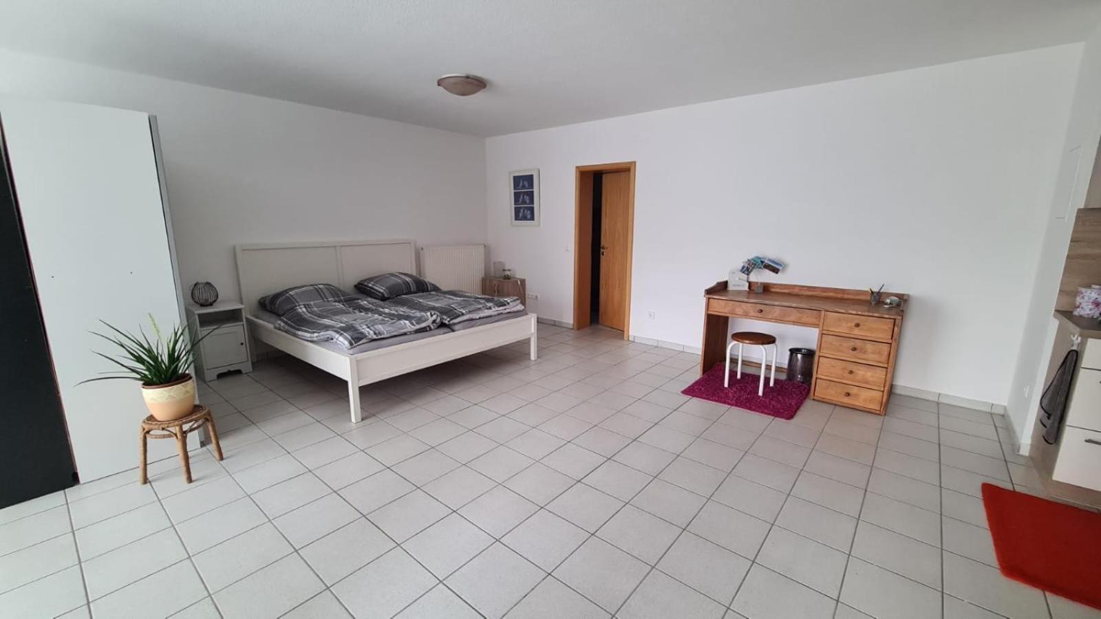 Ruhige Ferienwohnung Am Rande Des Nordschwarzwalds Straubenhardt ภายนอก รูปภาพ